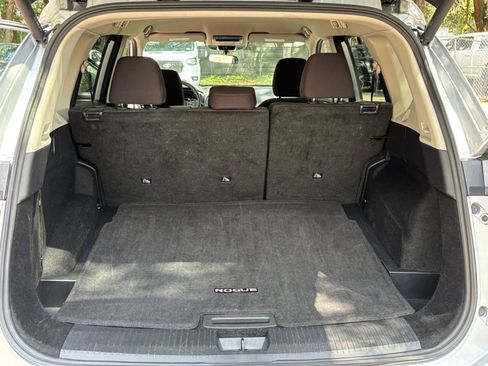 Used 2025 Nissan Rogue SV FWD image 32