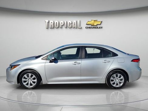Used 2024 Toyota Corolla LE FWD image 2