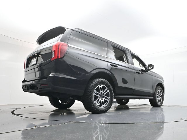 Used 2025 Ford Expedition Active AWD/4WD image 52