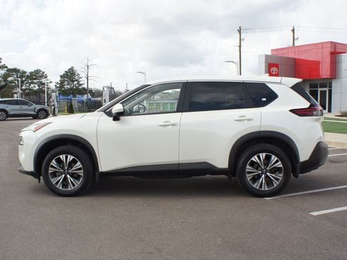 Used 2023 Nissan Rogue SV image 12