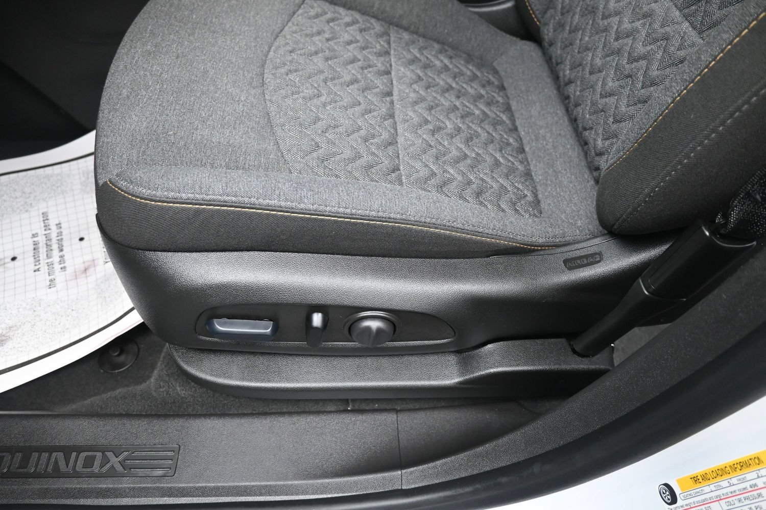 Used 2024 Chevrolet Equinox LT AWD/4WD image 20