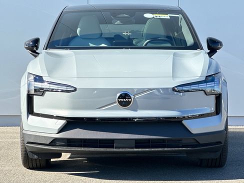 New 2025 Volvo EX30 Ultra w/ Protection Package Premier image 8