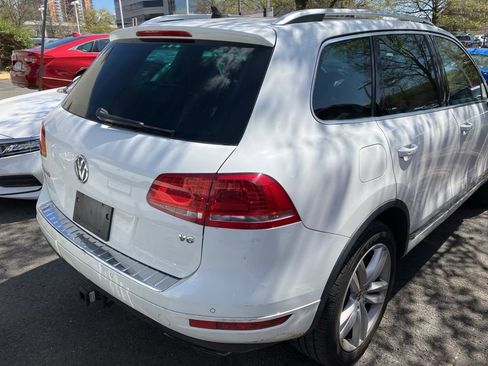 Used 2014 Volkswagen Touareg Executive image 5