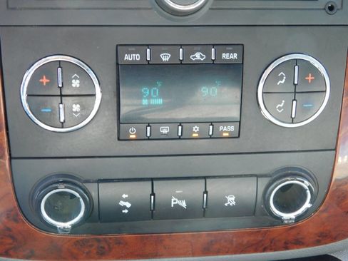 Used 2011 Chevrolet Tahoe LT image 12