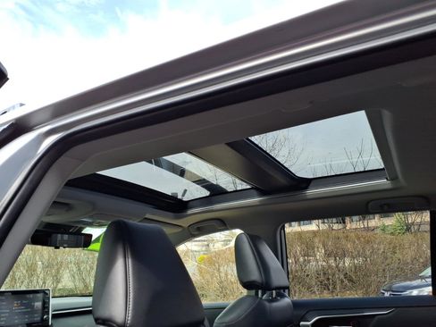 Certified 2022 Toyota RAV4 Limited image 15