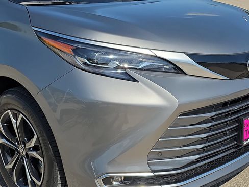 New 2026 Toyota Sienna Platinum AWD/4WD image 27