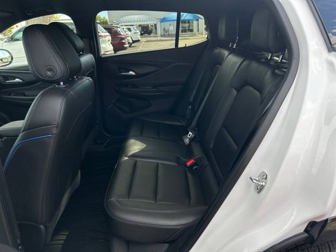 Used 2025 Buick Envista Sport Touring w/ Convenience I Package FWD image 17