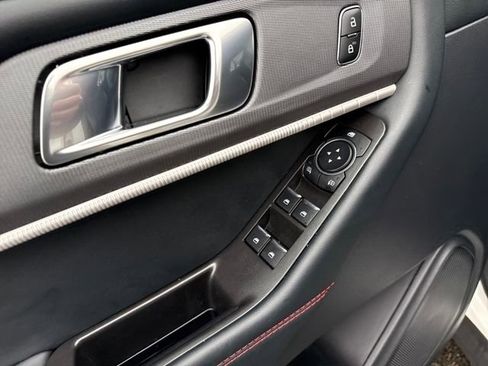 Used 2025 Ford Explorer ST-Line w/ ST-Line Street Pack image 10