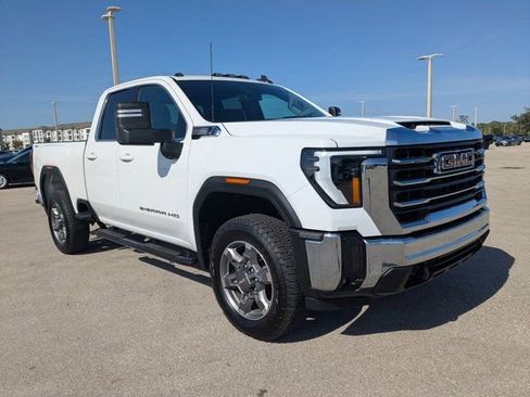Used 2025 GMC Sierra 2500 SLE w/ SLE Value Package; image 2