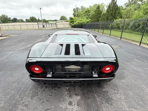Used 2005 Ford GT RWD image 10