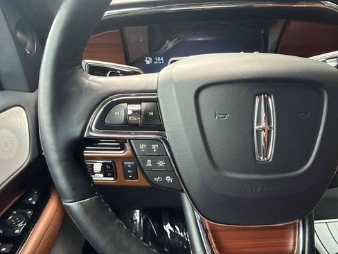 Used 2023 Lincoln Navigator Reserve AWD/4WD image 17