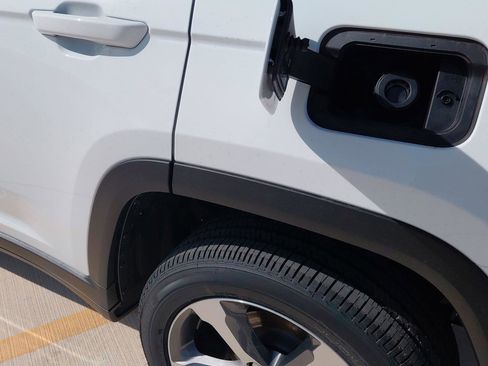 New 2026 Jeep Grand Cherokee Limited w/ Trailer Tow Package image 24