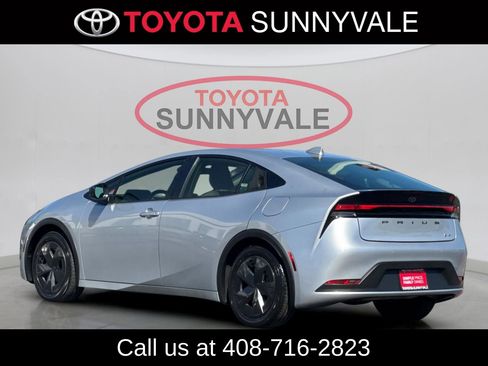 Used 2025 Toyota Prius LE image 7