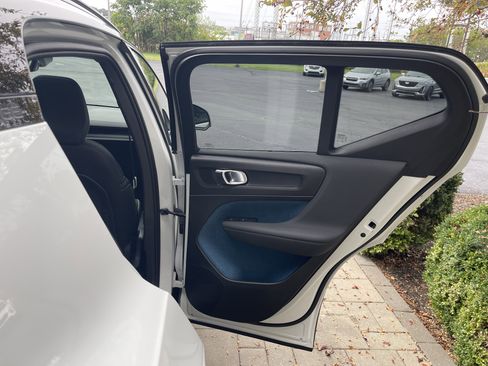 Used 2023 Volvo XC40 Recharge Ultimate w/ Protection Package Premier image 21