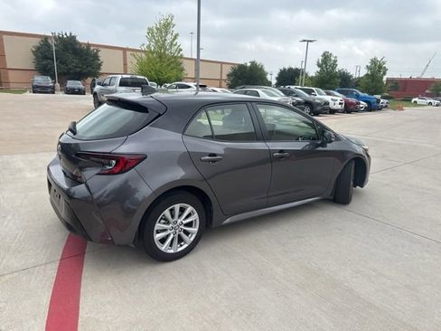 Used 2025 Toyota Corolla SE FWD image 3