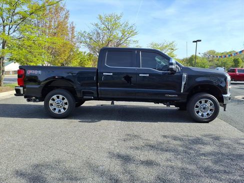 Used 2024 Ford F250 Lariat w/ Lariat Ultimate Package AWD/4WD image 3