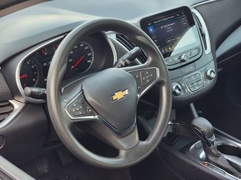 Used 2023 Chevrolet Malibu LT image 17