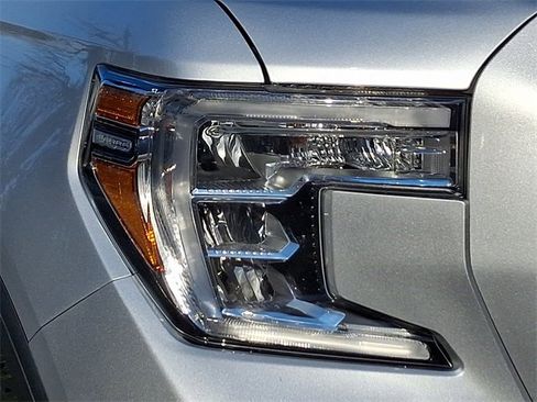 Used 2021 GMC Sierra 1500 Elevation w/ Preferred Package image 11