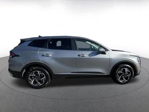 Used 2025 Kia Sportage LX image 16
