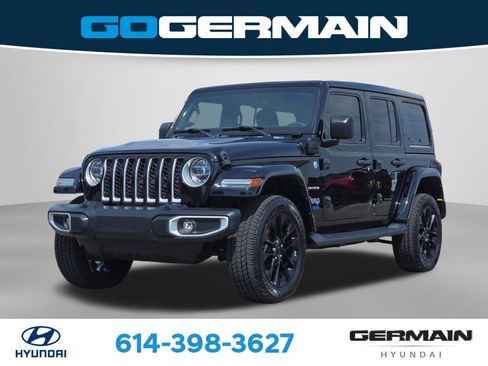 Used 2021 Jeep Wrangler Unlimited Sahara w/ Cold Weather Group AWD/4WD image 1