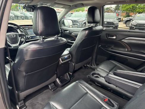 Used 2019 Toyota Highlander Limited AWD/4WD image 38