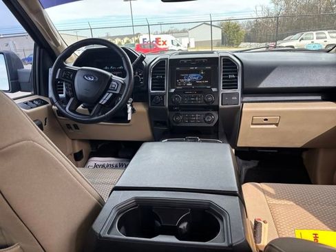 Used 2015 Ford F150 XLT w/ Equipment Group 302A Luxury image 10