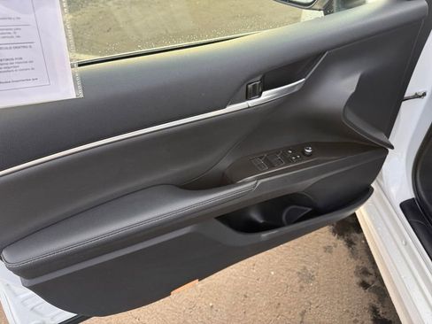 Used 2023 Toyota Camry XSE FWD image 11