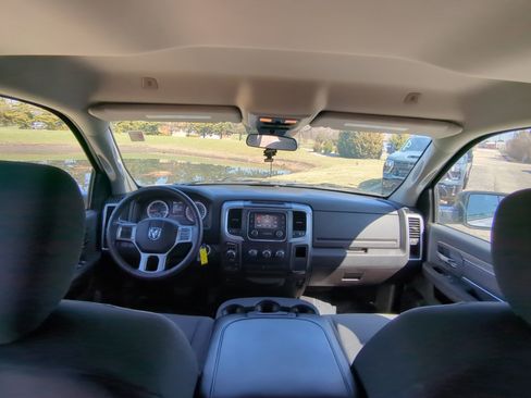 Used 2021 RAM 1500 Classic SLT image 11
