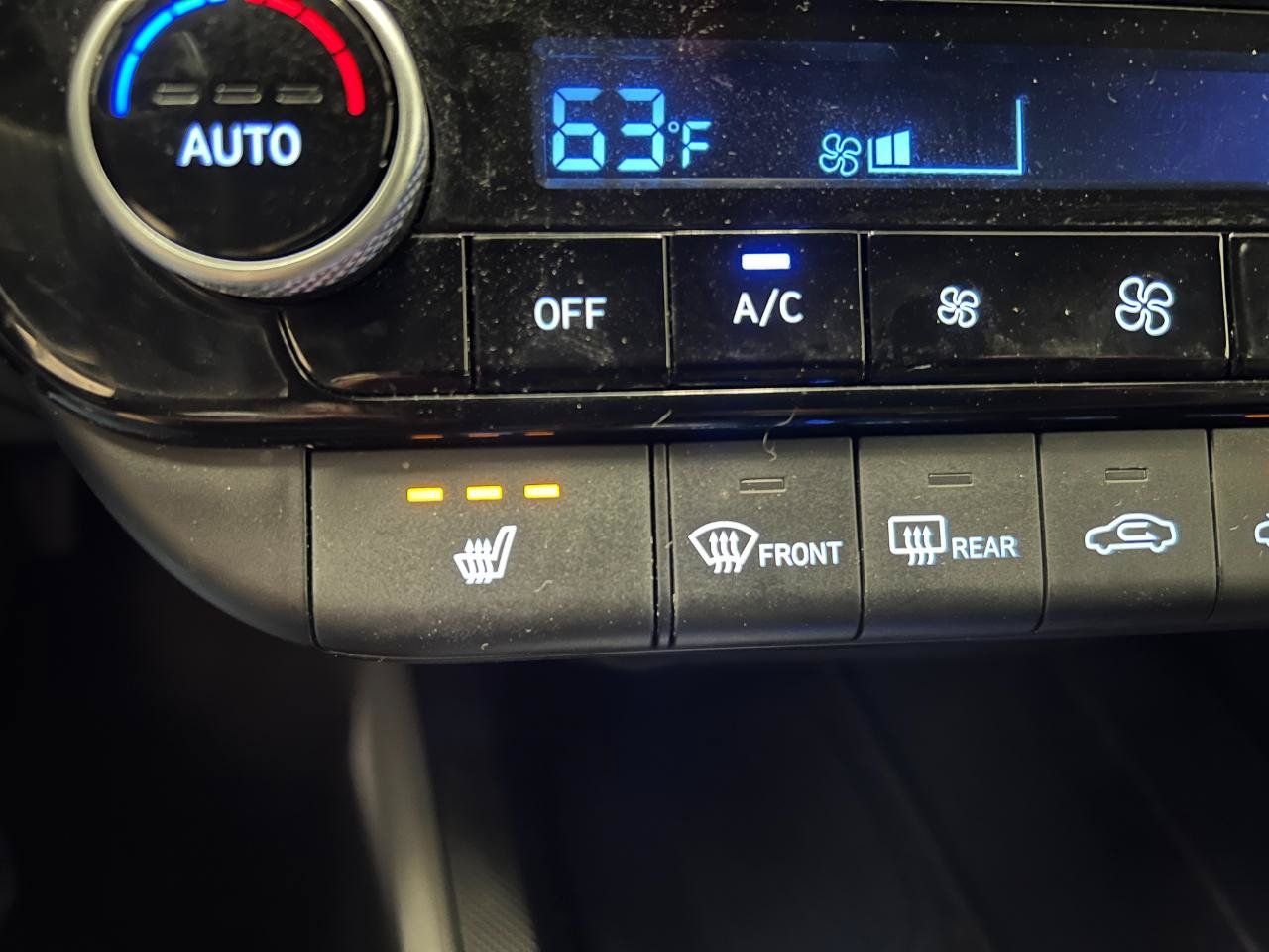 Used 2025 Hyundai Elantra SEL FWD image 40