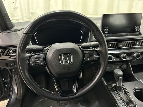 Used 2025 Honda Civic Sport image 15