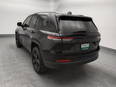 Used 2022 Jeep Grand Cherokee Altitude RWD image 5