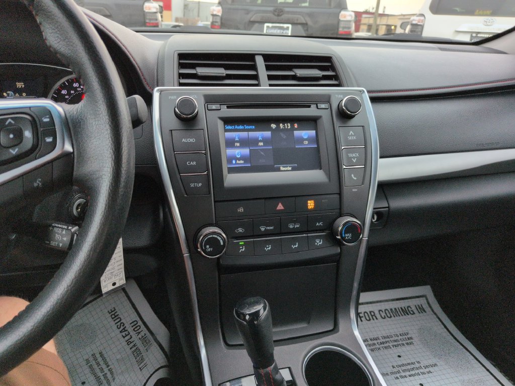Used 2017 Toyota Camry SE FWD image 17