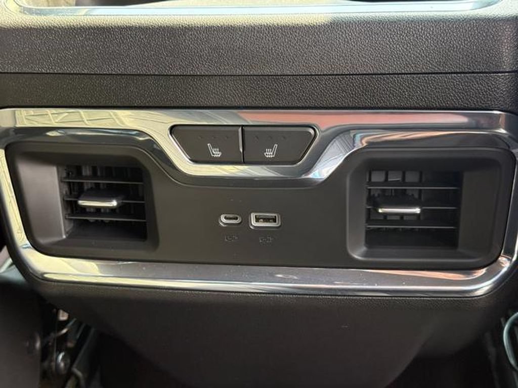 Used 2023 GMC Sierra 1500 Denali Ultimate AWD/4WD image 17
