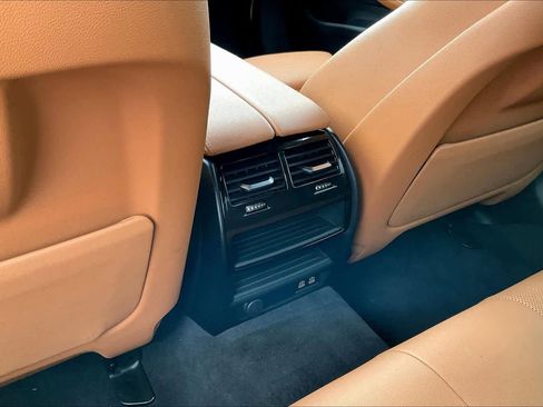 Used 2021 BMW 530e xDrive image 38