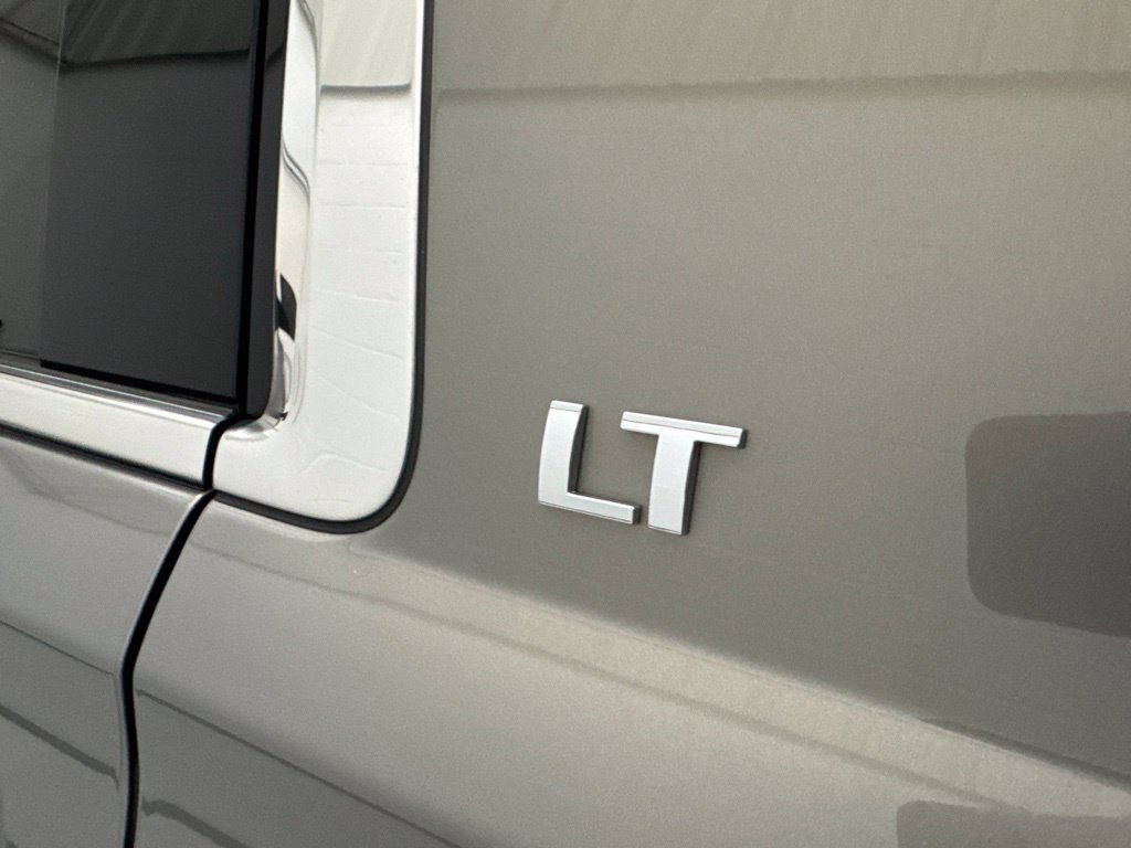Used 2019 Chevrolet Suburban LT w/ LT Signature Package AWD/4WD image 14