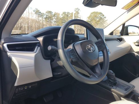 Used 2026 Toyota Corolla Cross L image 15