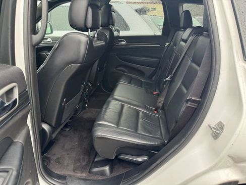 Used 2019 Jeep Grand Cherokee Limited image 10