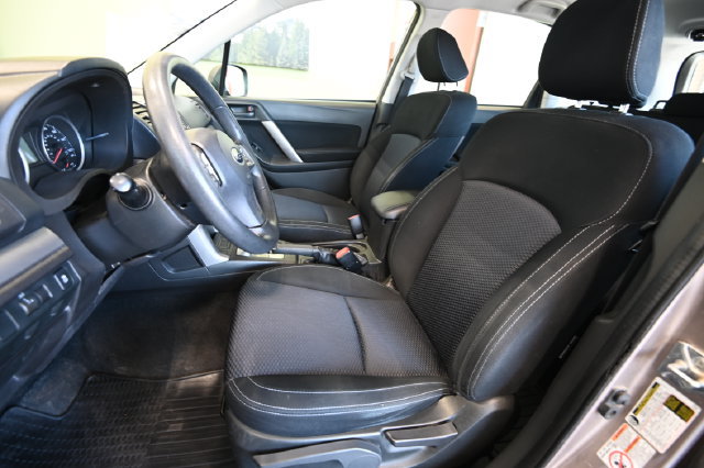 Used 2014 Subaru Forester 2.5i AWD/4WD image 6