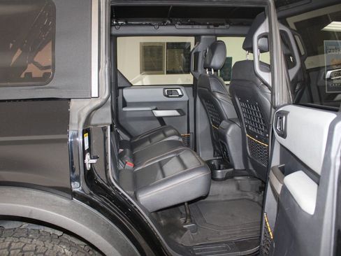 Used 2023 Ford Bronco Badlands image 33