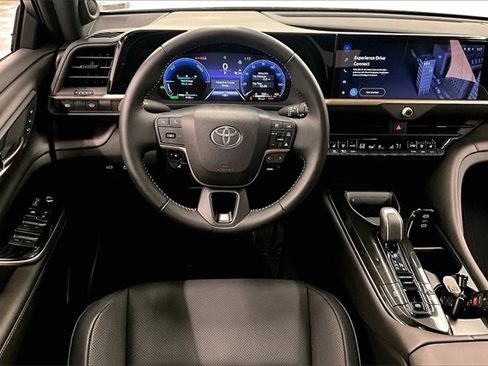 Used 2025 Toyota Crown Nightshade image 4