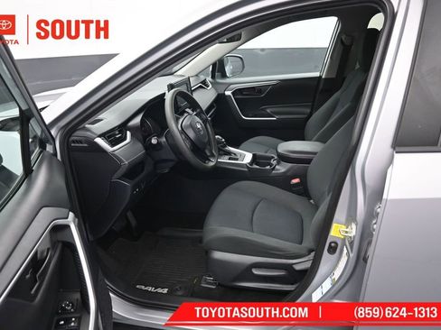 Used 2019 Toyota RAV4 LE w/ All Weather Liner Package AWD/4WD image 9