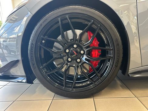 Used 2025 Chevrolet Corvette Z06 RWD image 11