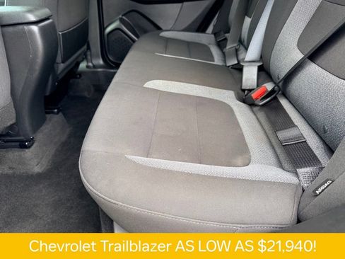 Used 2023 Chevrolet TrailBlazer LT FWD image 16
