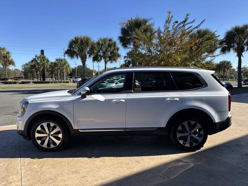 Used 2022 Kia Telluride EX w/ EX Premium Package image 6