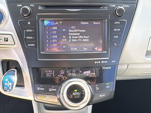 Used 2013 Toyota Prius V image 18