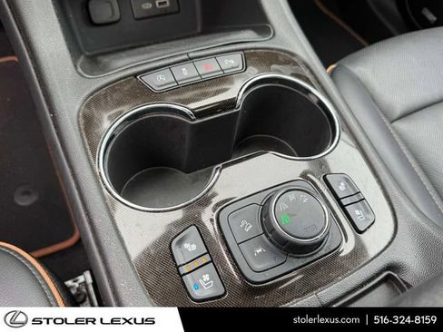 Used 2022 GMC Acadia AT4 w/ Technology Package AWD/4WD image 38