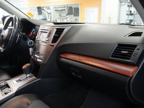 Used 2014 Subaru Outback 2.5i Limited w/ Moonroof Package image 27