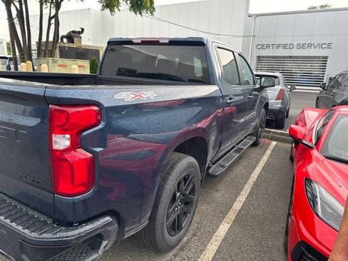 Used 2022 Chevrolet Silverado 1500 RST w/ LPO, Blackout Package AWD/4WD image 3