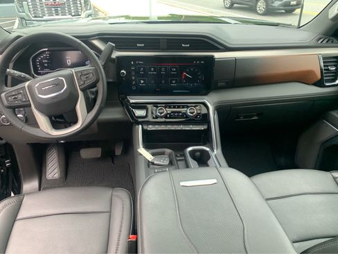 Used 2024 GMC Sierra 3500 Denali w/ Denali Reserve Package AWD/4WD image 10