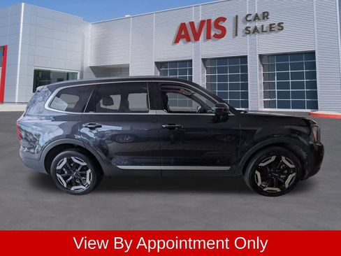 Used 2025 Kia Telluride S FWD image 5